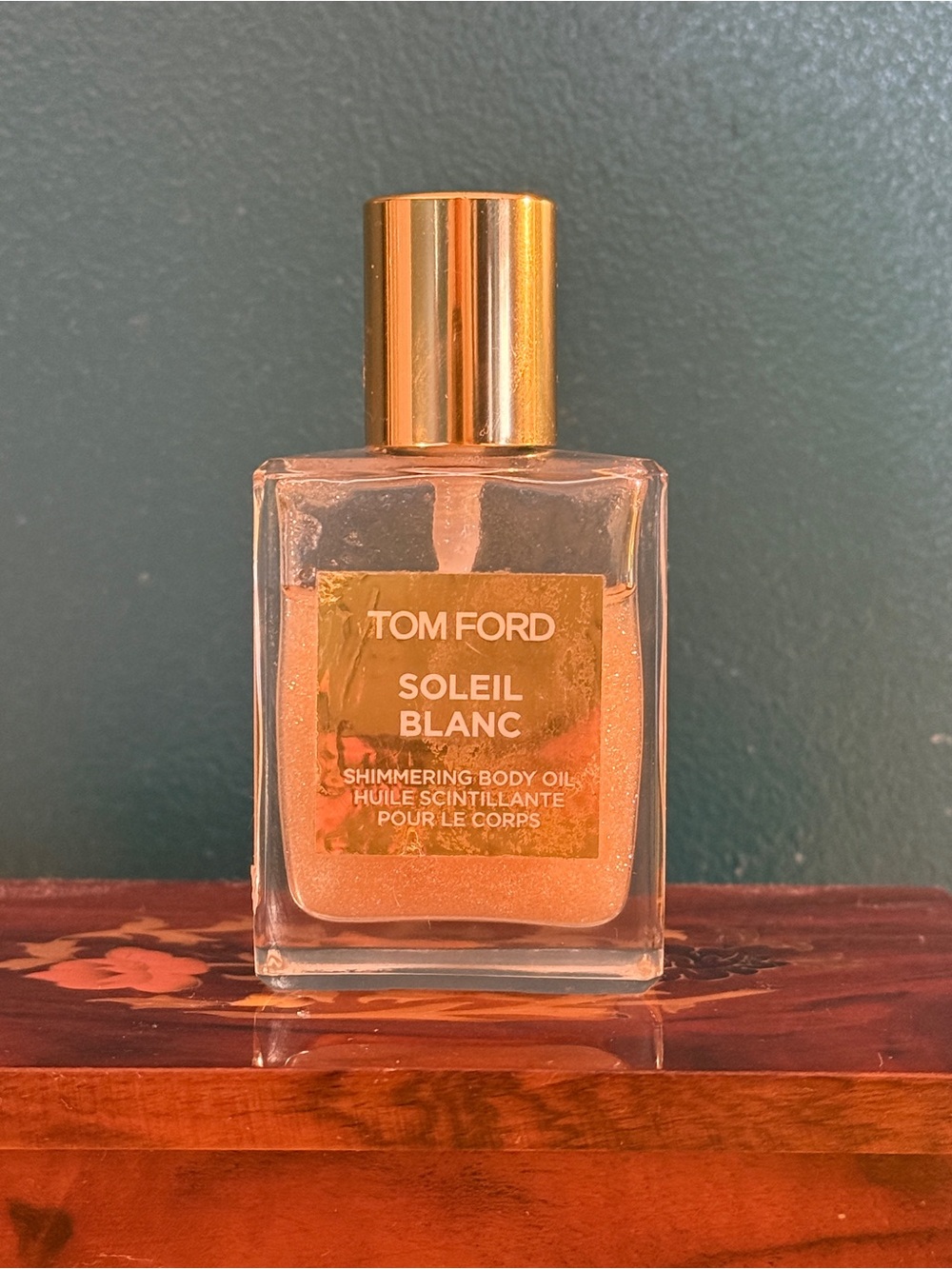 Tom Ford Soleil Blanc Shimmering Body Oil - Metallic Gold Bottle